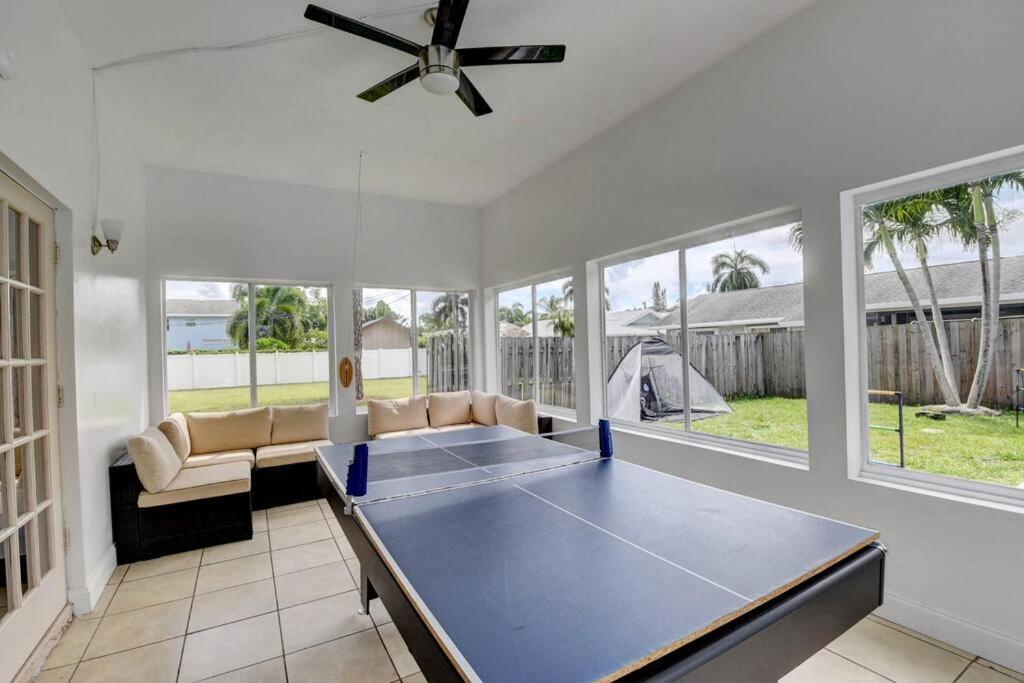 5 Bedroom Mansion With Pool And Non-Heated Jacuzzi Games In บอยน์ทันบีช ภายนอก รูปภาพ